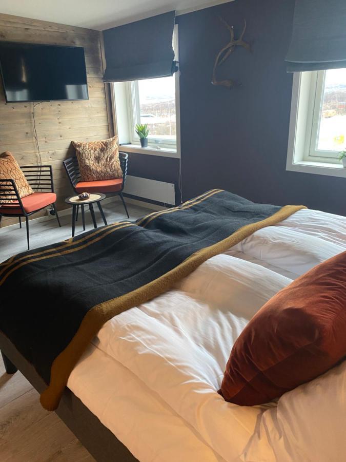 8 Seasons Hotel Varangerbotn ภายนอก รูปภาพ